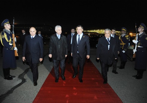 Qırğızıstan Prezidenti Sadır Japarovun Azərbaycana səfəri başa çatıb Qırğızıstan Prezidenti Sadır Japarovun Azərbaycana səfəri başa çatıb