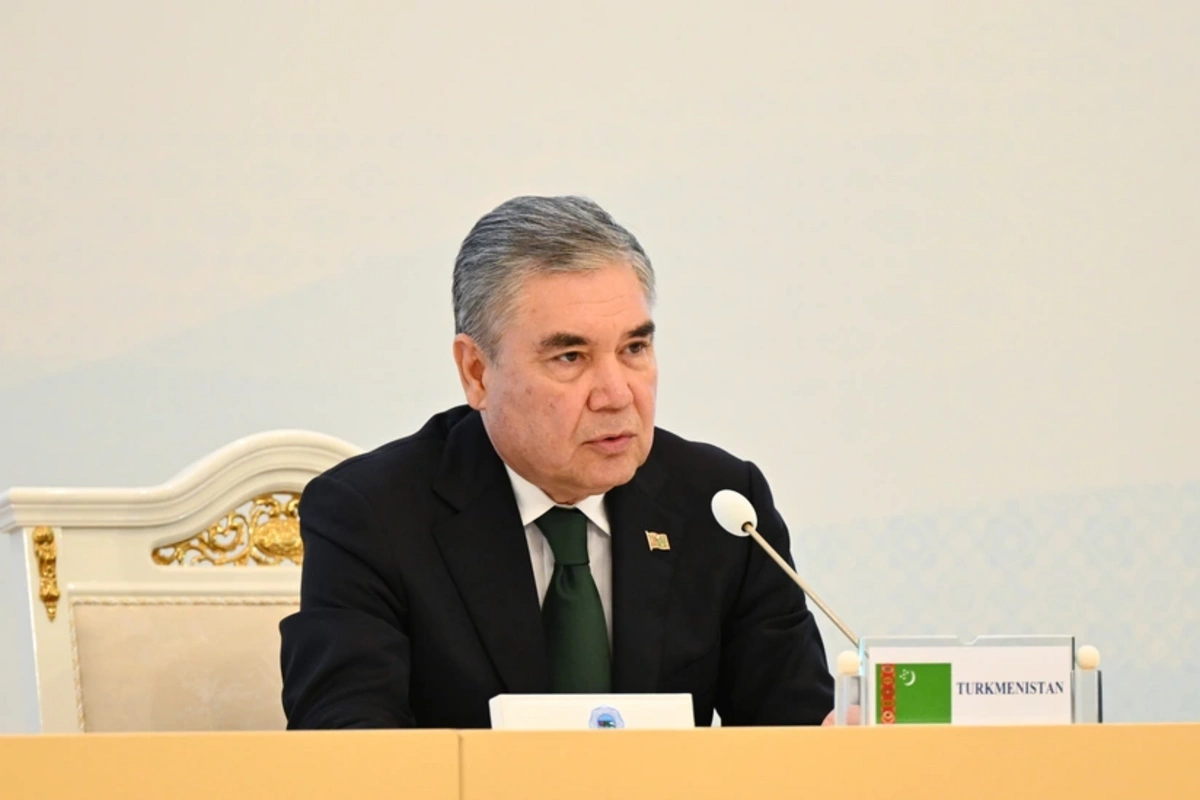 Qurbanqulu Berdiməhəmmədov Azərbaycana gəlib