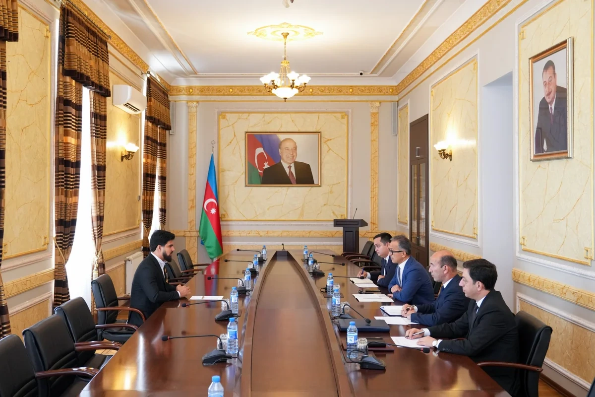 Ramin Məmmədov Bakıda vətəndaşları qəbul edib Ramin Məmmədov Bakıda vətəndaşları qəbul edib