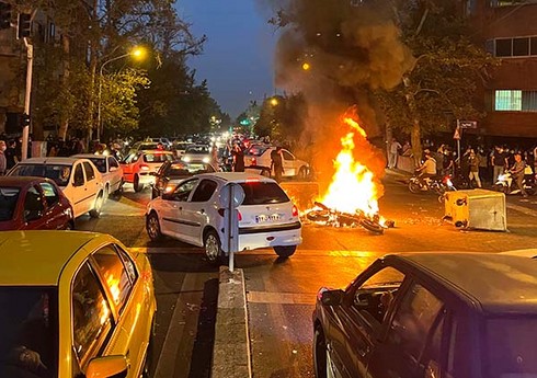 İranda etiraz aksiyalarında hərbi-polis qüvvələri 182 nəfəri qətlə yetirib
