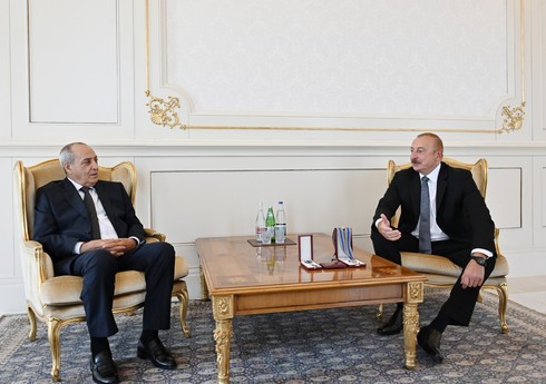 Rasim Balayev Prezident İlham Əliyevə: “Əsl Babək Sizsiniz!” Rasim Balayev Prezident İlham Əliyevə: “Əsl Babək Sizsiniz!”