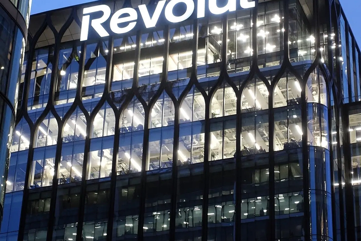 Revolut müştərilərinin məlumatları dələduzların əlinə keçib Revolut müştərilərinin məlumatları dələduzların əlinə keçib