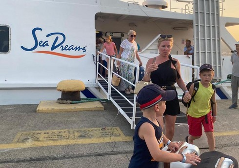 Rodosda baş verən yanğınla əlaqədar 95 turist Marmarisə təxliyə edilib