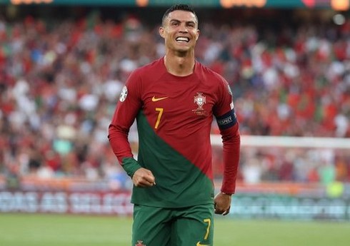 Ronaldu dünya futbolunun tarixinə düşüb