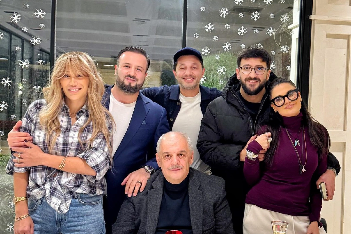 Röya Ayxan məşhurları dəbdəbəli evində qonaq etdi Röya Ayxan məşhurları dəbdəbəli evində qonaq etdi