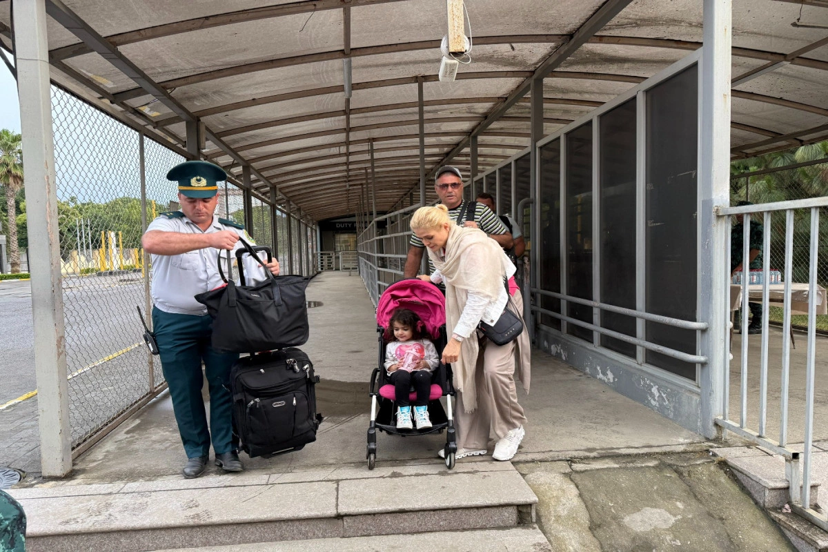Rusiya, Belarus, İspaniya vətəndaşları İrandan Azərbaycana təxliyə olunub Rusiya, Belarus, İspaniya vətəndaşları İrandan Azərbaycana təxliyə olunub