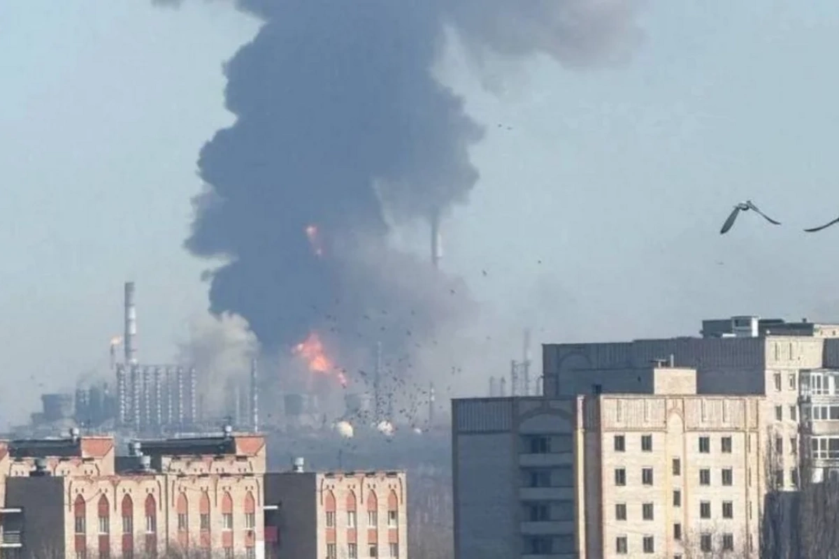 Rusiyada neft-kimya zavodunda partlayış baş verib: Üç ölü, 50-dən çox yaralı var Rusiyada neft-kimya zavodunda partlayış baş verib: Üç ölü, 50-dən çox yaralı var