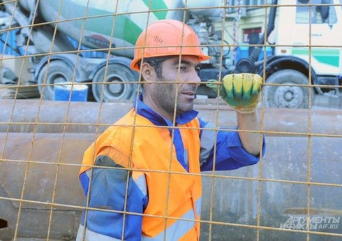 Rusiyadan 15 minə yaxın miqrant deportasiya edilib Rusiyadan 15 minə yaxın miqrant deportasiya edilib