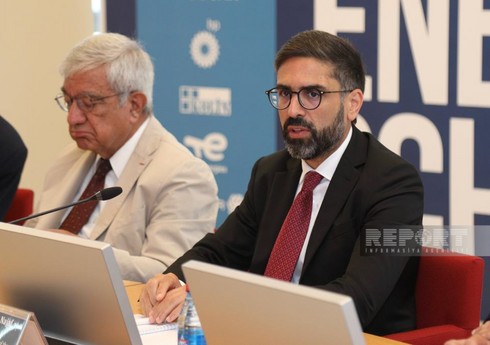 Rövşən Nəcəf: “SOCAR-ın əsas hədəflərindən biri dekarbonizasiyaya nail olmaqdır” Rövşən Nəcəf: “SOCAR-ın əsas hədəflərindən biri dekarbonizasiyaya nail olmaqdır”