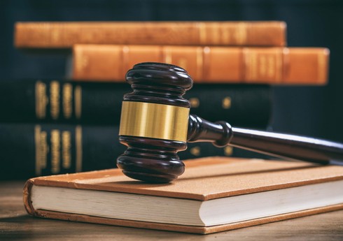 Rüşvət almaqda təqsirləndirilən sabiq direktora hökm oxunub