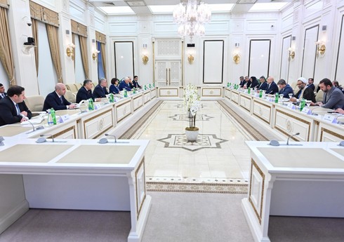 Sahibə Qafarova İran parlamentinin sədri ilə görüşüb