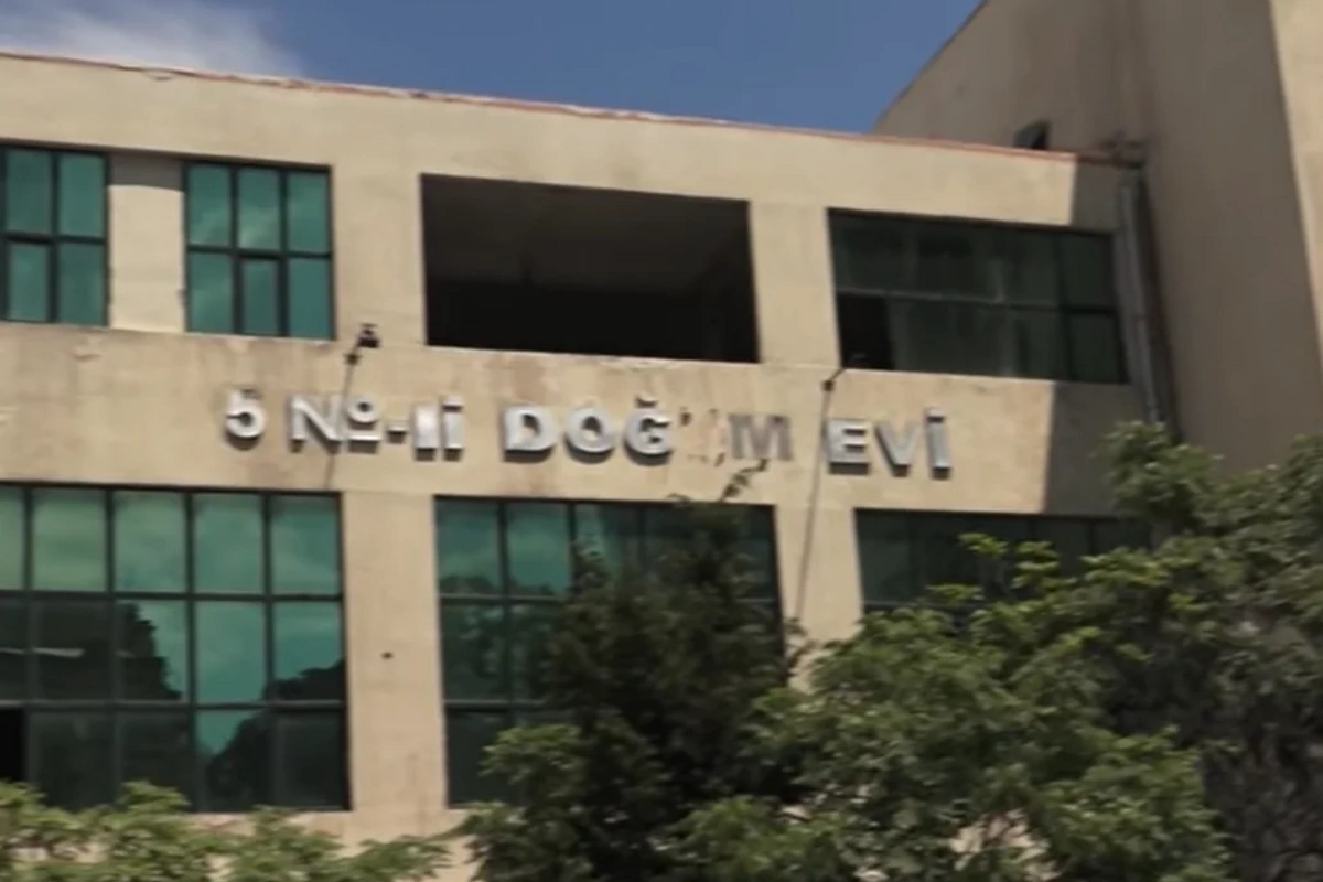 Sakinlər şikayətçidirlər: 5 nömrəli Kliniki Doğum Evinin təmiri nə vaxt bitəcək?