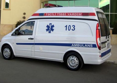 Salyanda avtomobildən yıxılan qadının başı dəmir-betona çırpılıb, hadisə yerində ölüb Salyanda avtomobildən yıxılan qadının başı dəmir-betona çırpılıb, hadisə yerində ölüb