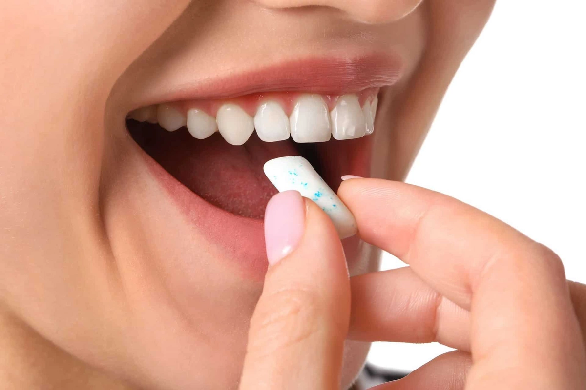 Saqqız çeynəməyin sağlamlığa təhlükəsi açıqlandı Saqqız çeynəməyin sağlamlığa təhlükəsi açıqlandı