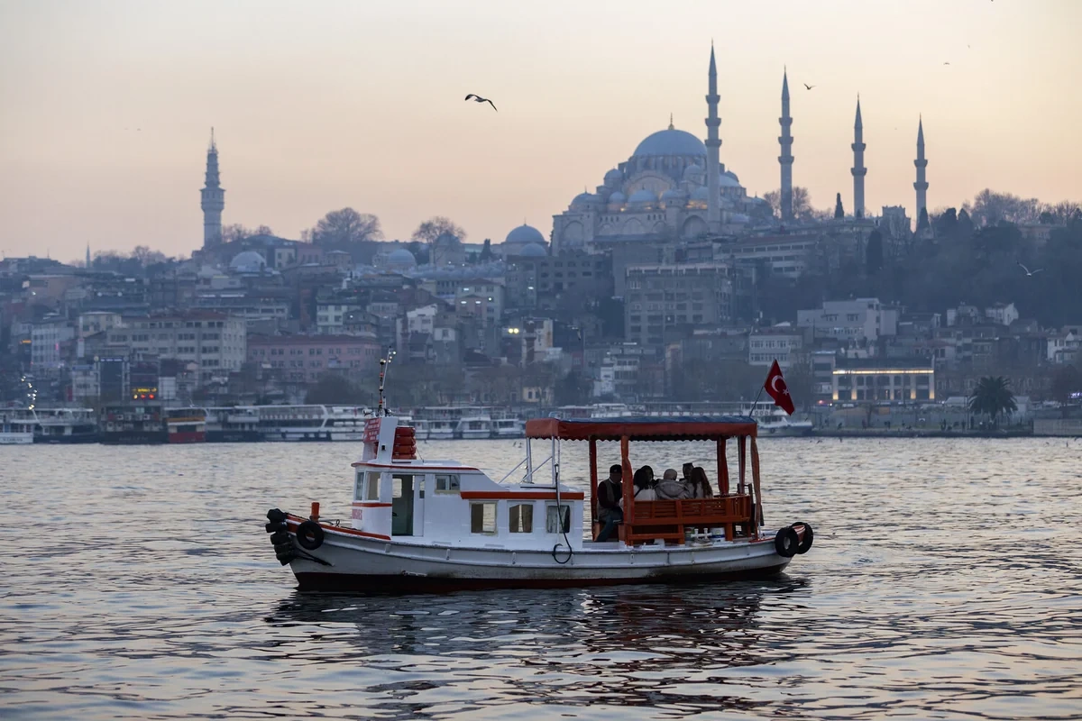 Seysmoloq İstanbulda güclü zəlzələ riski barədə xəbərdarlıq etdi Seysmoloq İstanbulda güclü zəlzələ riski barədə xəbərdarlıq etdi