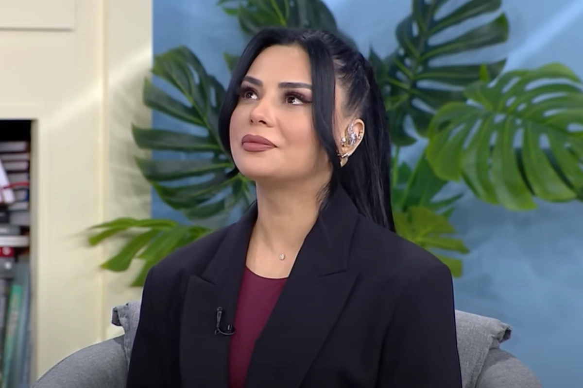 Şəhid məktubunu oxuyan Vüsalə Əlizadə kövrəldi Şəhid məktubunu oxuyan Vüsalə Əlizadə kövrəldi