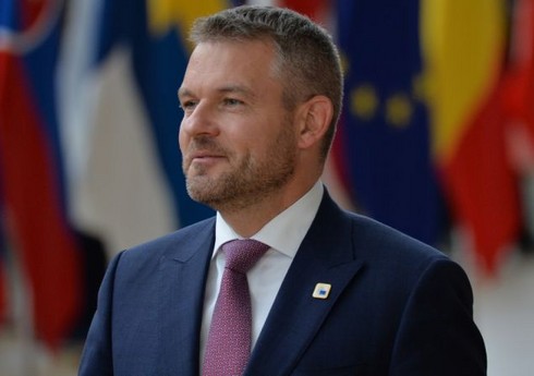 Slovakiyada seçkilərdə hakim koalisiyanın namizədi qalib gəlib Slovakiyada seçkilərdə hakim koalisiyanın namizədi qalib gəlib