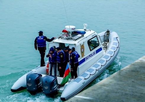 Su polisi tərəfindən qanunsuz balıq ovu ilə məşğul daha bir nəfər saxlanılıb Su polisi tərəfindən qanunsuz balıq ovu ilə məşğul daha bir nəfər saxlanılıb