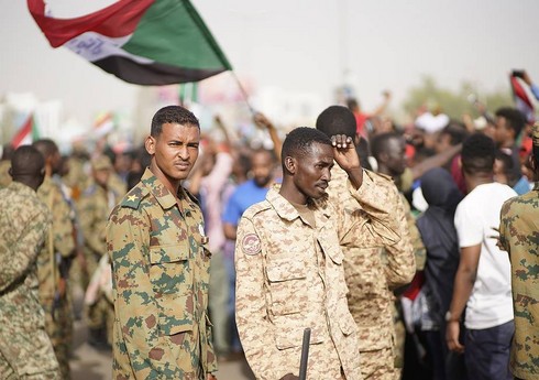 Sudan ordusu xüsusi təyinatlıların bazalarını nəzarətə götürüb, ölənlərin sayı artıb