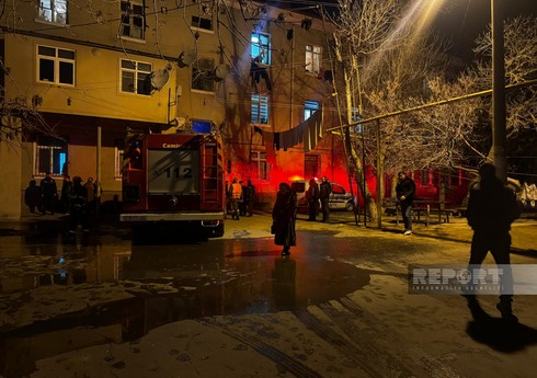Sumqayıtda yaşayış binasında yanğın söndürülüb - YENİLƏNİB