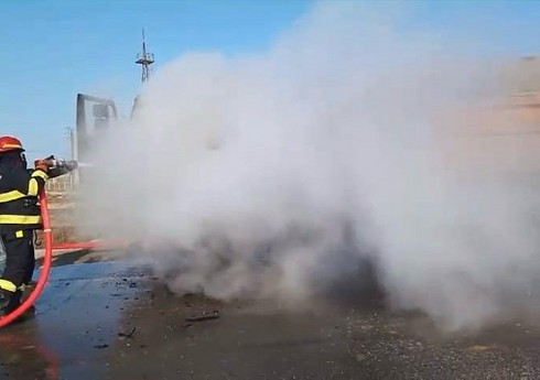 Sumqayıtda yük avtomobili yanıb Sumqayıtda yük avtomobili yanıb