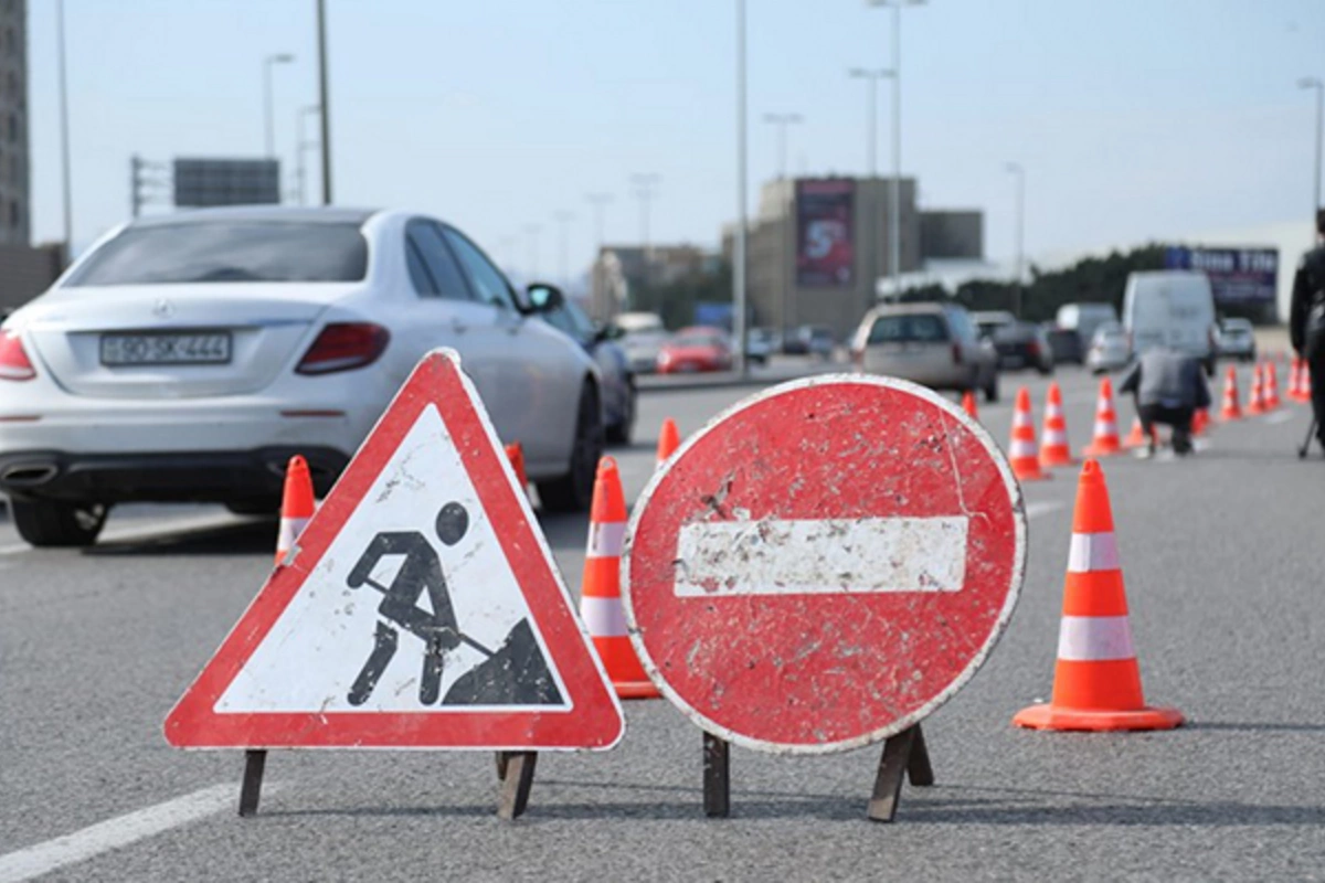 Sürücülərin NƏZƏRİNƏ: Bakıda bəzi yollar axşamdan bağlanacaq