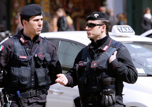 İtaliyada mafiya ilə əlaqədə şübhəli bilinən 30-dan çox şəxs saxlanılıb İtaliyada mafiya ilə əlaqədə şübhəli bilinən 30-dan çox şəxs saxlanılıb