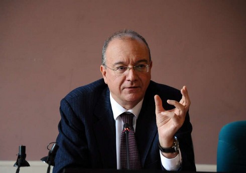İtaliyalı nazir: İtaliyalı nazir: