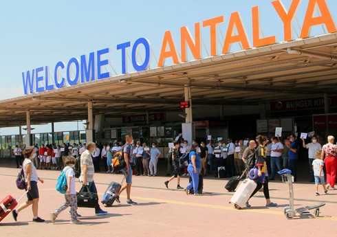 Ötən il Antalya rekord sayda turist qəbul edib Ötən il Antalya rekord sayda turist qəbul edib