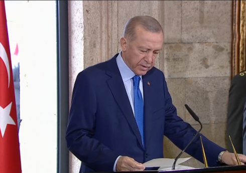 Türkiyə Prezidenti Anıtqəbiri ziyarət edib