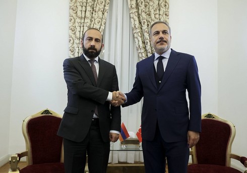 Türkiyə və Ermənistan XİN başçıları münasibətlərin nizamlanmasını müzakirə ediblər