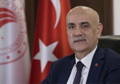 Türkiyəli nazir seçicilərə müraciət edib Türkiyəli nazir seçicilərə müraciət edib