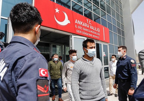 Türkiyəyə 3 milyona yaxın miqrantın qanunsuz daxil olmasının qarşısı alınıb Türkiyəyə 3 milyona yaxın miqrantın qanunsuz daxil olmasının qarşısı alınıb