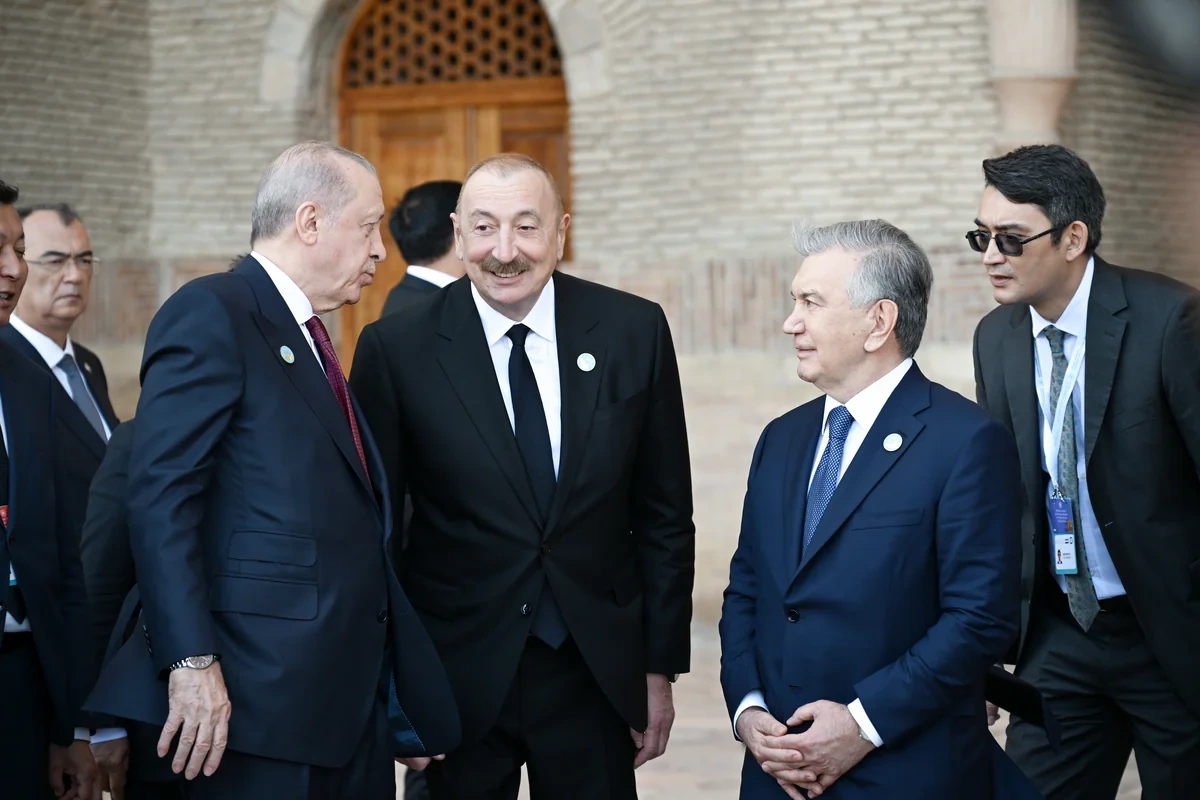 Türküstanda günə damğa vuran kadrlar