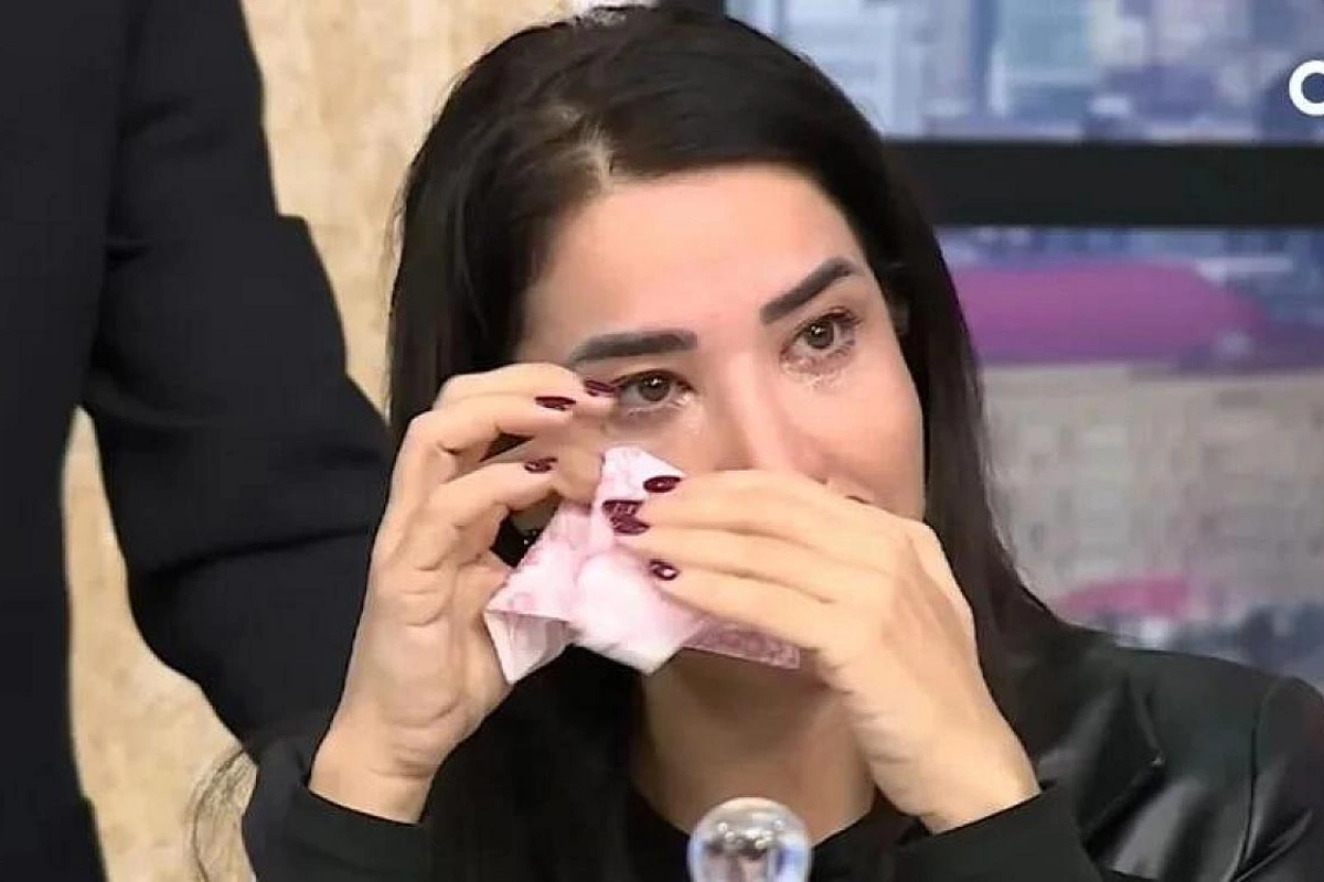 Ülkər Yaşarqızı vəfat edən bacısının məzarından paylaşım etdi Ülkər Yaşarqızı vəfat edən bacısının məzarından paylaşım etdi