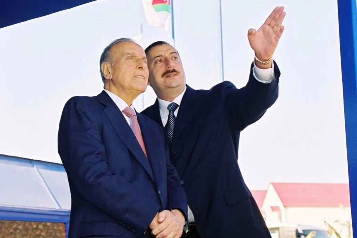 Ümummilli Lider Heydər Əliyevin siyasi irsi və tarixi Zəfərə aparan yol - ŞƏRH Ümummilli Lider Heydər Əliyevin siyasi irsi və tarixi Zəfərə aparan yol - ŞƏRH