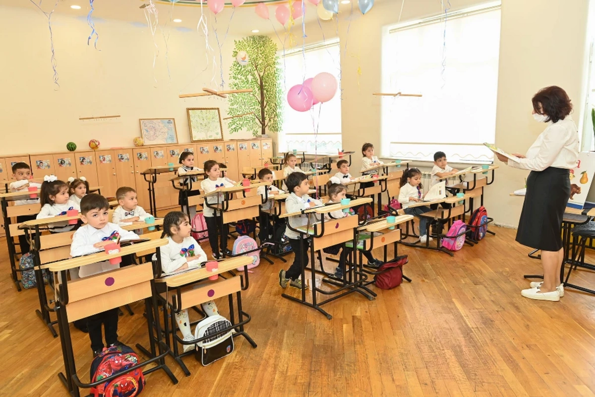 Uşaqların birinci sinfə qəbulu başlayır Uşaqların birinci sinfə qəbulu başlayır