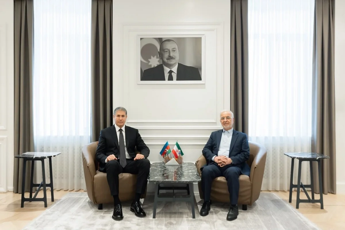 Vilayət Eyvazov iranlı həmkarı ilə görüşüb Vilayət Eyvazov iranlı həmkarı ilə görüşüb