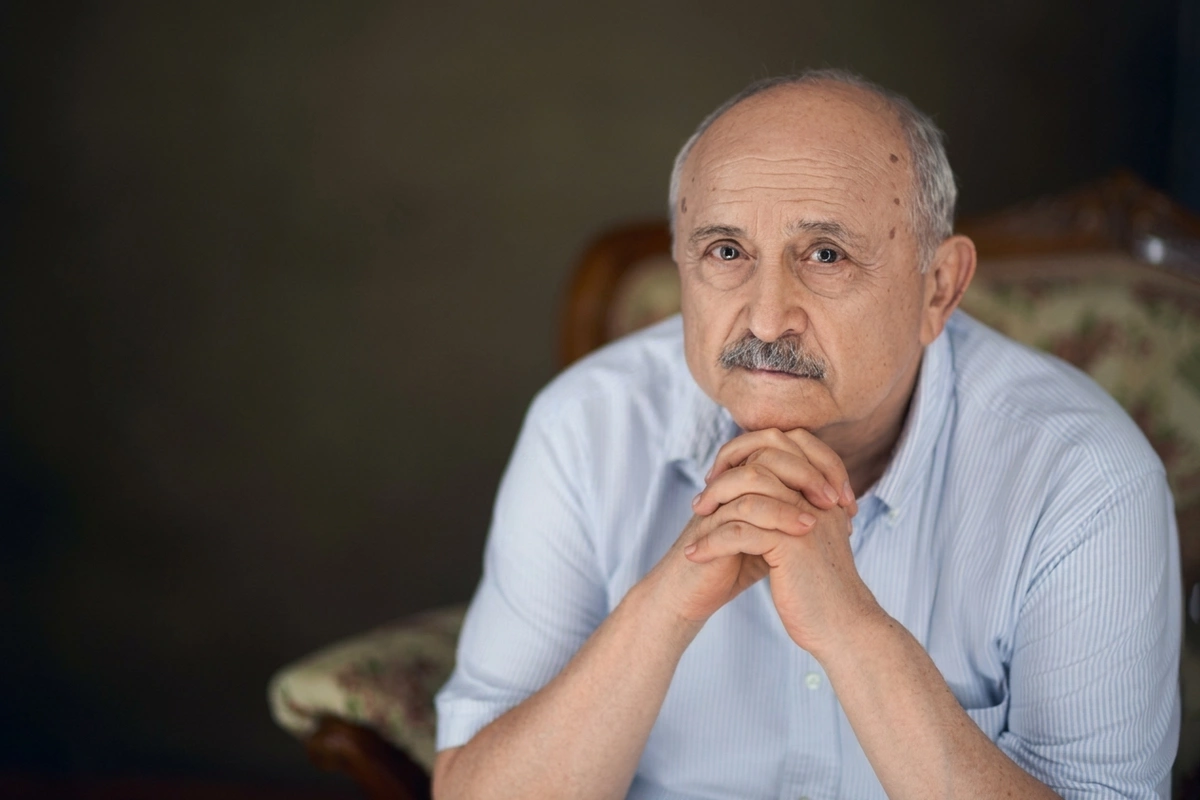 Xalq artisti Aleksandr Şarovskinin vəziyyəti ağır olaraq qalır Xalq artisti Aleksandr Şarovskinin vəziyyəti ağır olaraq qalır