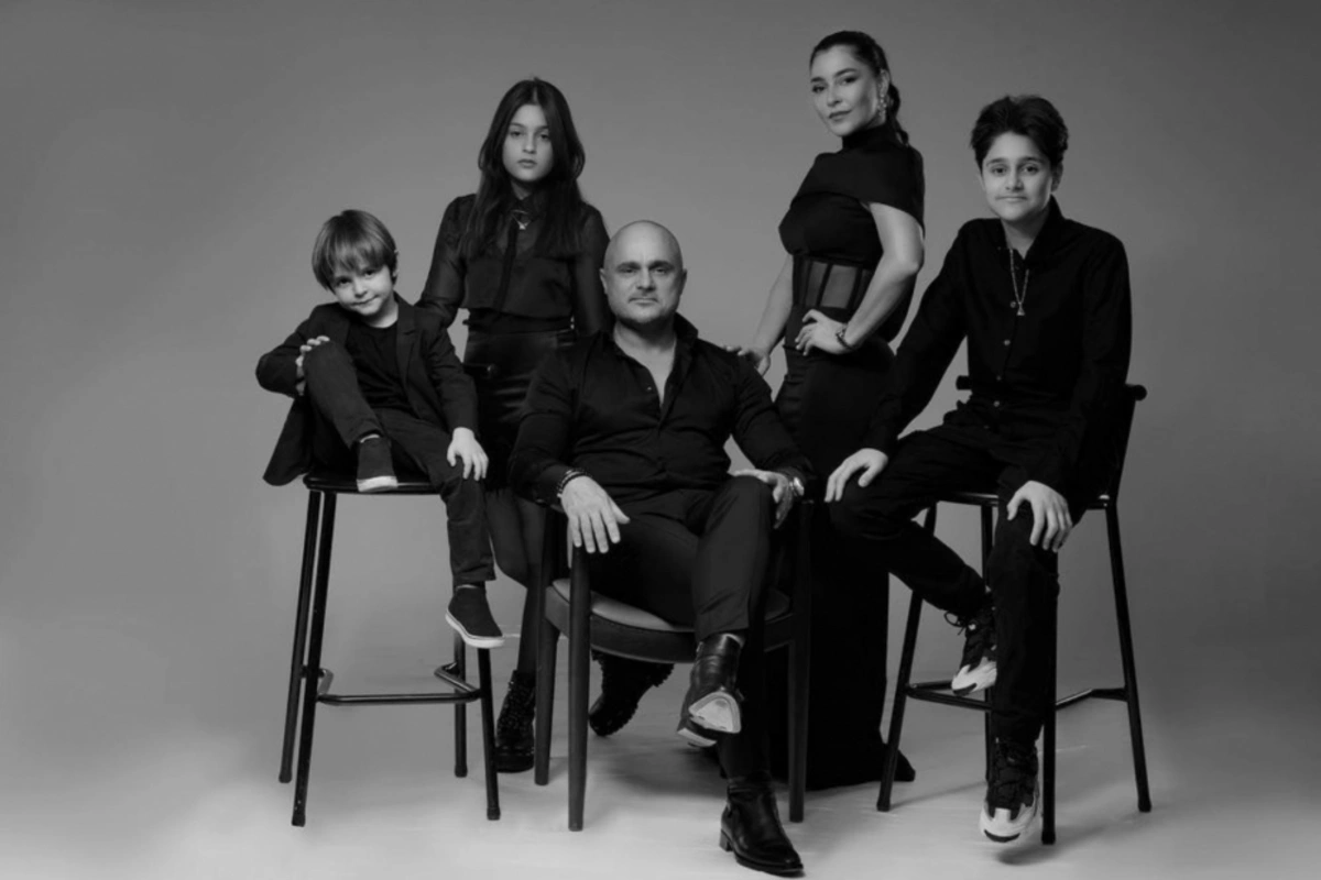 Xalq artistinin oğlu Çində Ali təhsil alır Xalq artistinin oğlu Çində Ali təhsil alır