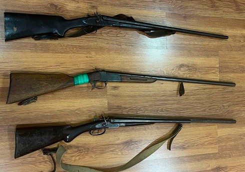 Xaçmaz polisinə 3 ədəd sənədsiz silah təhvil verilib
