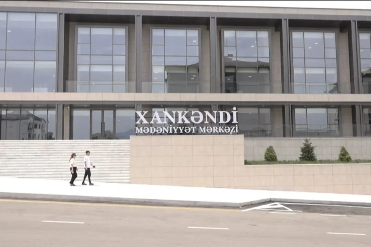 Xankəndidə ötən əsrin sonlarında inşa edilən Mədəniyyət Mərkəzi yenidən istifadəyə verilib