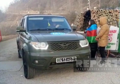 Xankəndidən Laçın istiqamətində sülhməramlıların daha bir avtomobili maneəsiz hərəkət edib