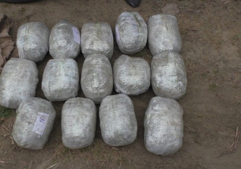 Yardımlıda saxlanılan şəxslərdən 14 kiloqram marixuana aşkarlanıb Yardımlıda saxlanılan şəxslərdən 14 kiloqram marixuana aşkarlanıb