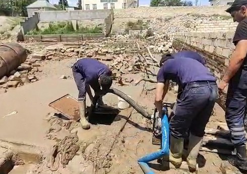 Yeni Gəncə qəsəbəsində bəzi əraziləri su basıb, fəsadlar aradan qaldırılıb
