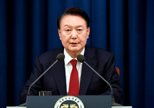 “Yonhap”: Cənubi Koreya Prezidenti hərbi vəziyyəti ləğv edib “Yonhap”: Cənubi Koreya Prezidenti hərbi vəziyyəti ləğv edib