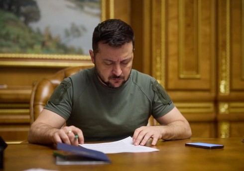 Zelenski Quterreşlə Zaporojye AES-dəki son vəziyyəti müzakirə edib Zelenski Quterreşlə Zaporojye AES-dəki son vəziyyəti müzakirə edib
