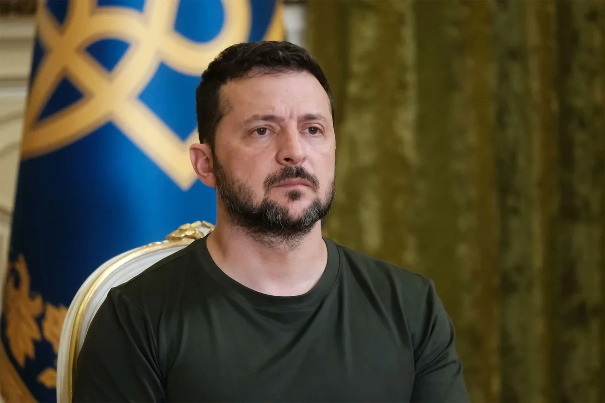 Zelenski səfərbərlik və hərbi vəziyyətin müddətini uzadıb Zelenski səfərbərlik və hərbi vəziyyətin müddətini uzadıb