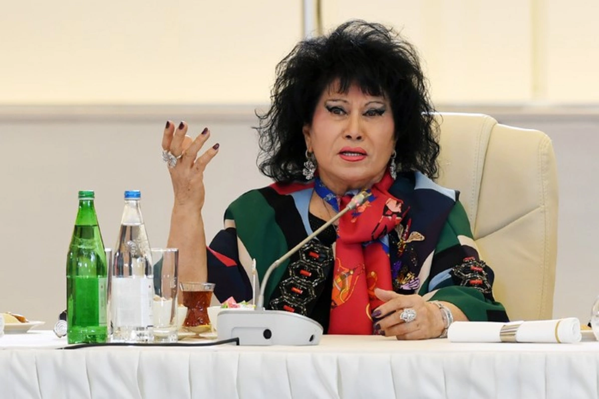 Zeynəb Xanlarova uzun müddətdən sonra görüntüləndi Zeynəb Xanlarova uzun müddətdən sonra görüntüləndi