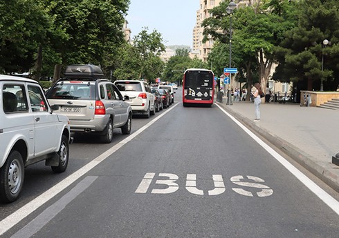 Zolaqlarla hərəkət edən avtobuslarla gün ərzində 900 minə yaxın sərnişin daşınıb Zolaqlarla hərəkət edən avtobuslarla gün ərzində 900 minə yaxın sərnişin daşınıb